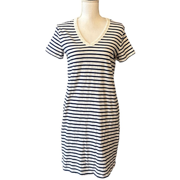 NEW Universal Thread Target Casual V-neck T-shirt Dress - Picture 1 of 7
